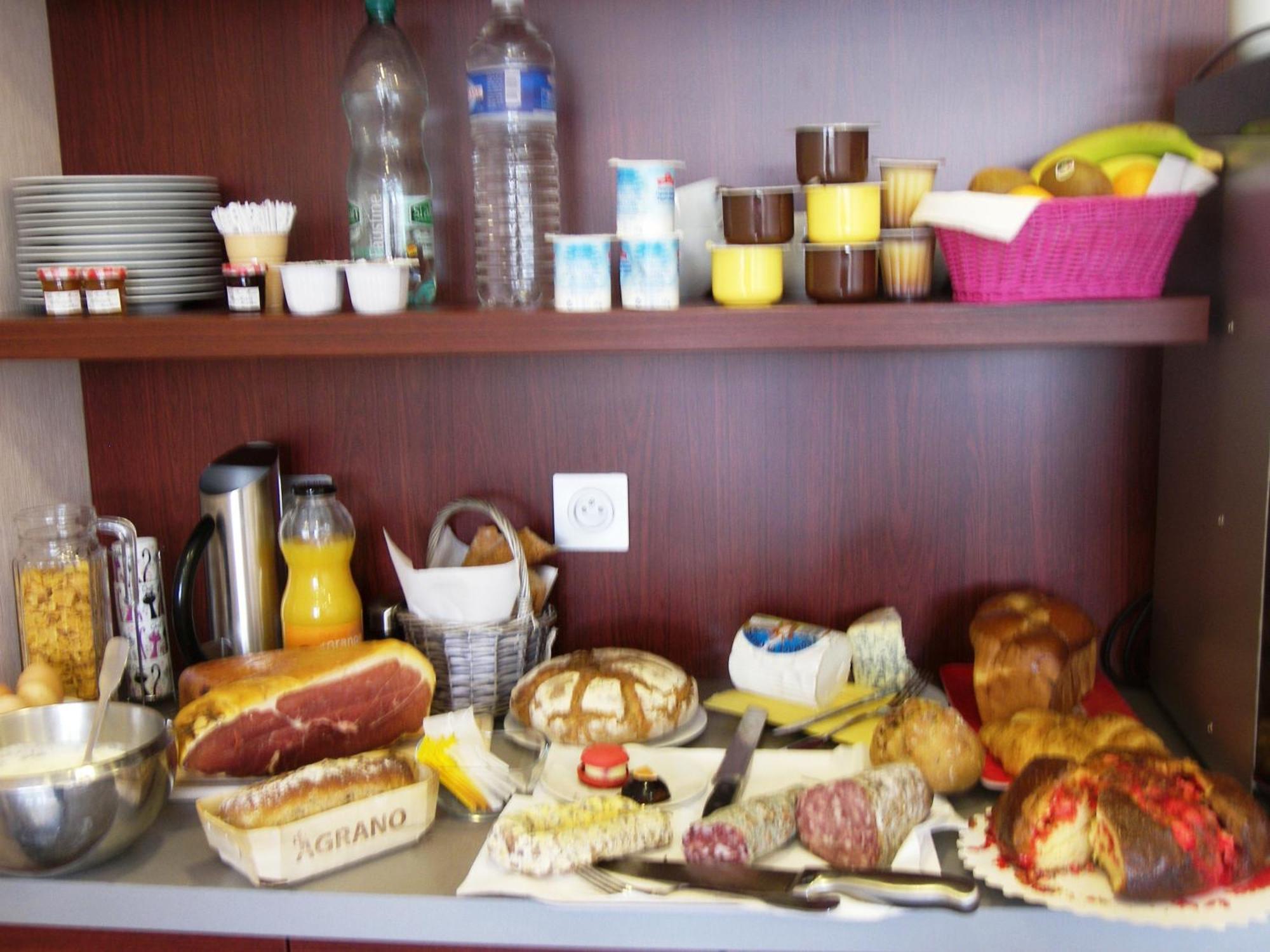 Hostellerie Del Matin Calme Montverdun Екстериор снимка
